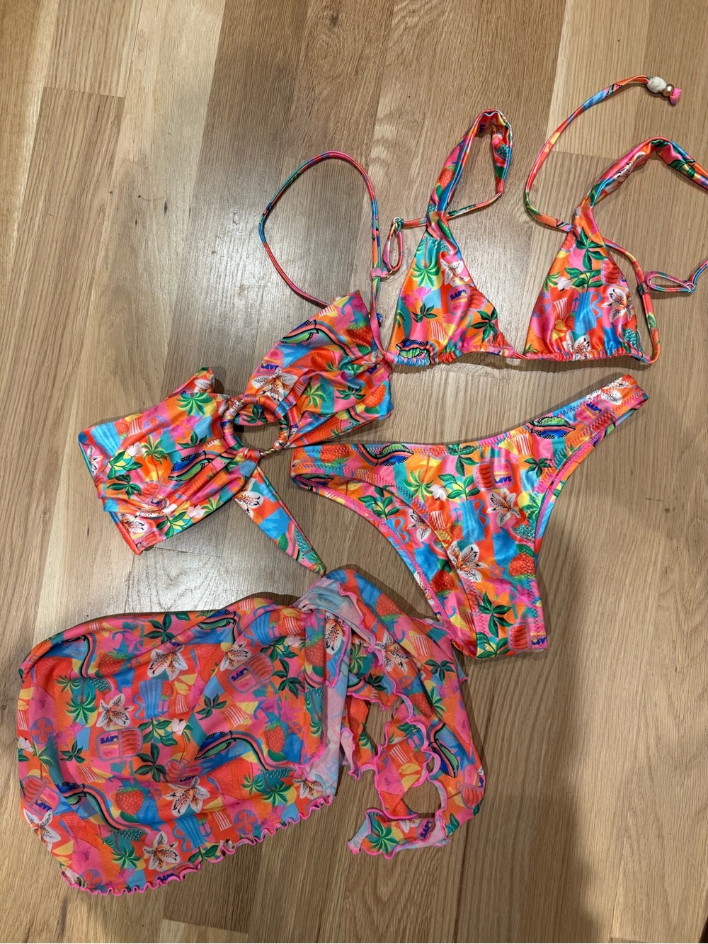 Kulani Kinis bundle never worn